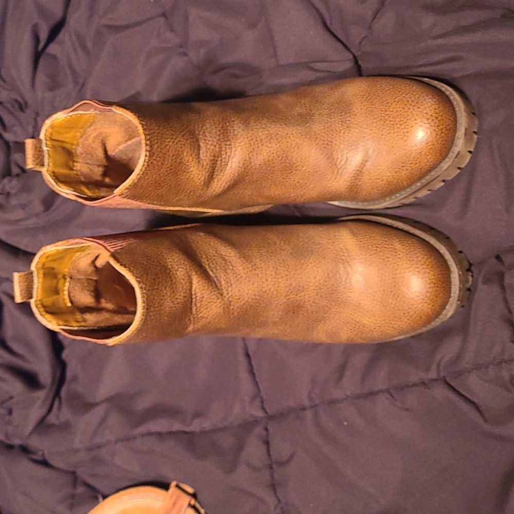 Brown chelsea boots